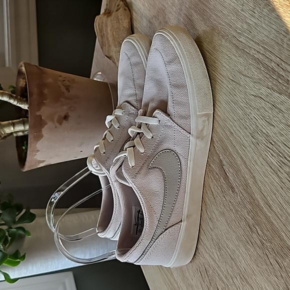 NIKE Stefan Janoski Skateboarding Shoe - Picture 1 of 7